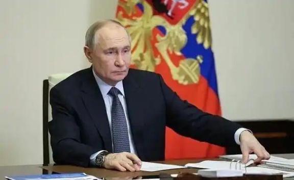 中国必须早做打算！普京已经70多岁了，年事已高，一旦他卸任后，俄罗斯在上台一个亲