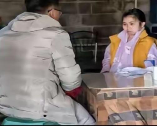 陕西小伙刘海涛与重庆残疾女孩黄方琼的故事真的太感人了。
根据最新报道，截至 20