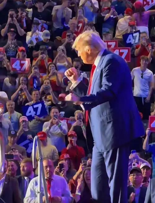 特朗普为什么要为高市早苗站台？
因为他需要高市早苗继续在东亚拖住中国。
2月6日