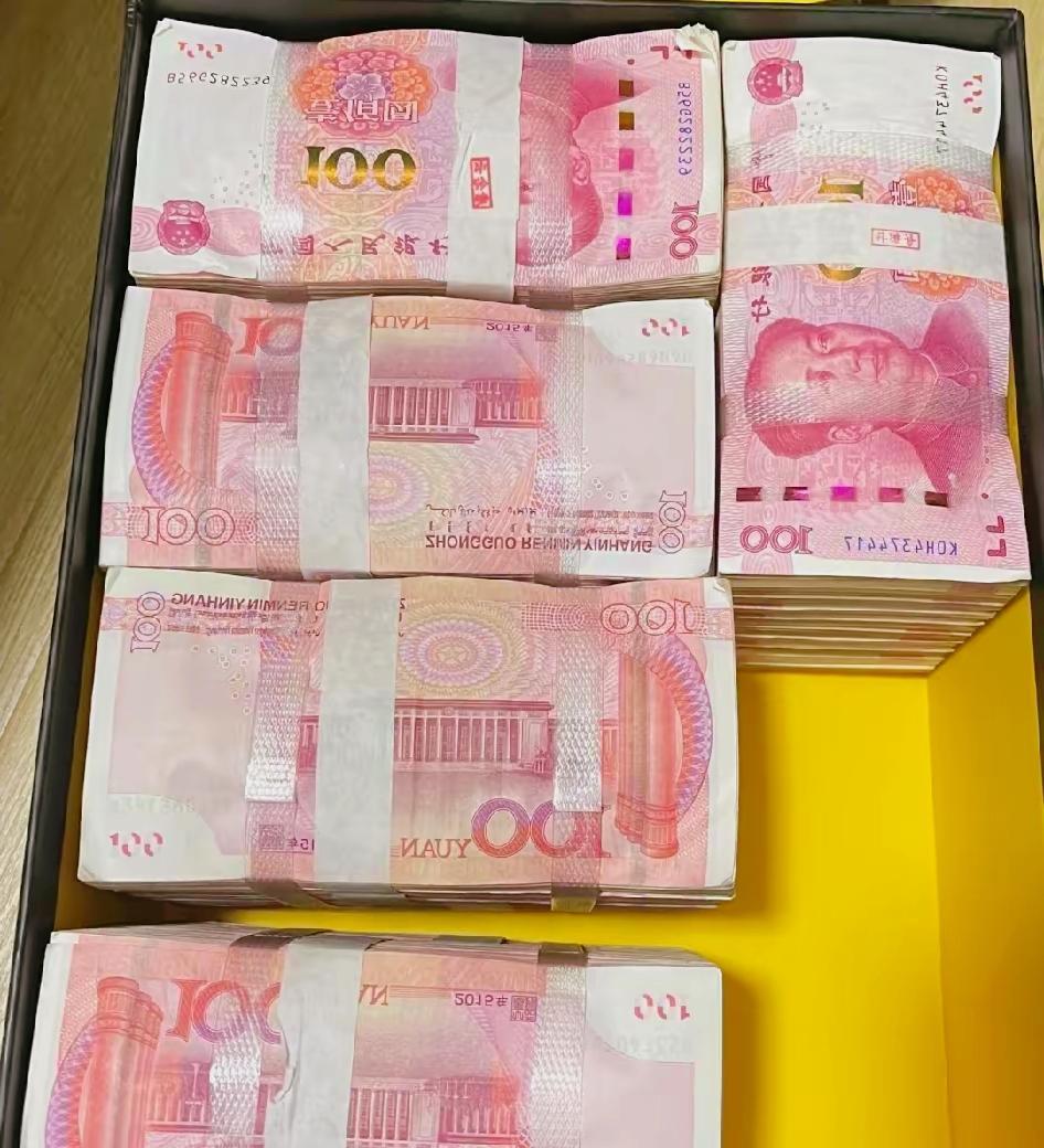 刚和老爸通完电话，我气的说不出话！他一辈子攒了120万养老金，竟然给我和我哥每人