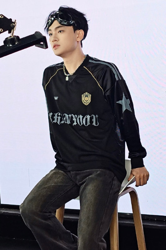 #2024KPL年度总决赛# #王者荣耀s37新赛季# #王者荣耀# 卧槽帅哥你