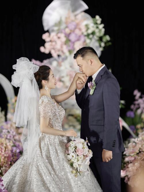 “哀莫大于心死”！这六个字道尽了28岁高中女教师魏亚蕊在婚礼当天纵身一跃的绝望。