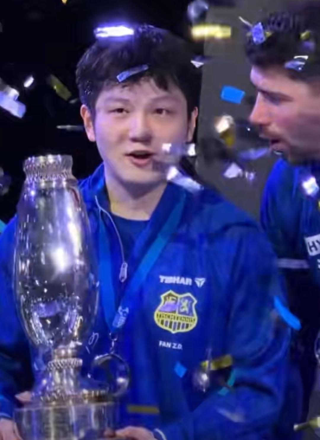 元月5日，德国杯乒乓球决赛结束，樊振东所属俱乐部勇夺冠军。
樊振东在德国集宠爱于