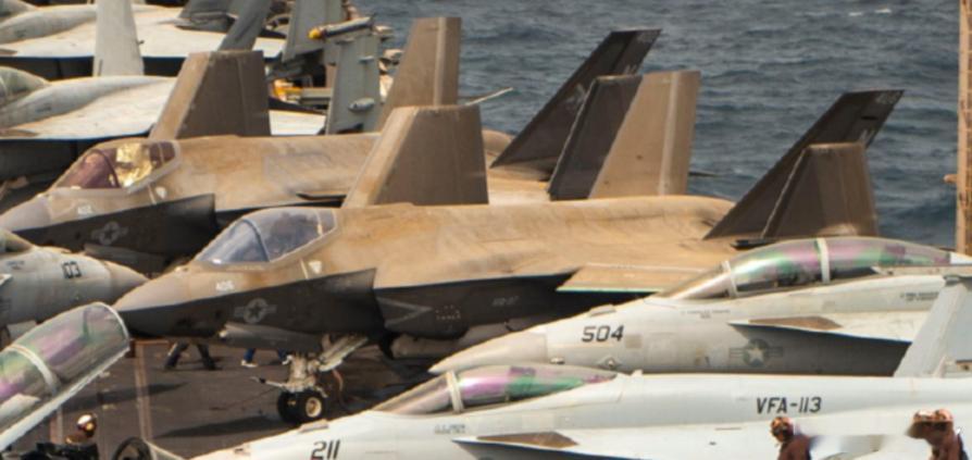 F35C大规模生锈！卡尔文森号航母火速离开：根本打不过歼202025年7月中旬，