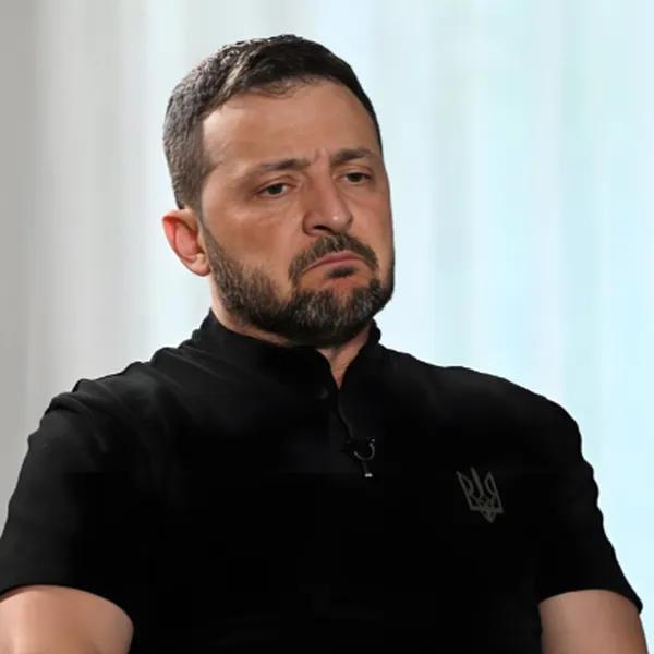 泽连斯基还是投降吧
没有意义继续打，土地可能不给，但是泽连斯基必须下台，泽连斯基