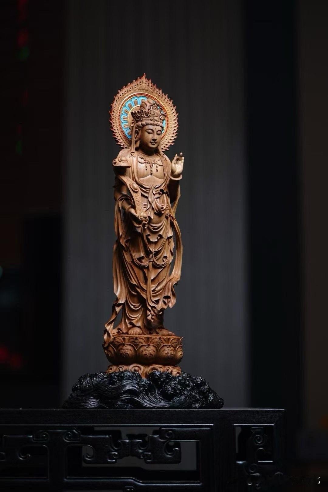 老山檀香如意观音｜一缕檀香，安放内心清宁✨

中式造像的美，从不在祈福许愿，而在
