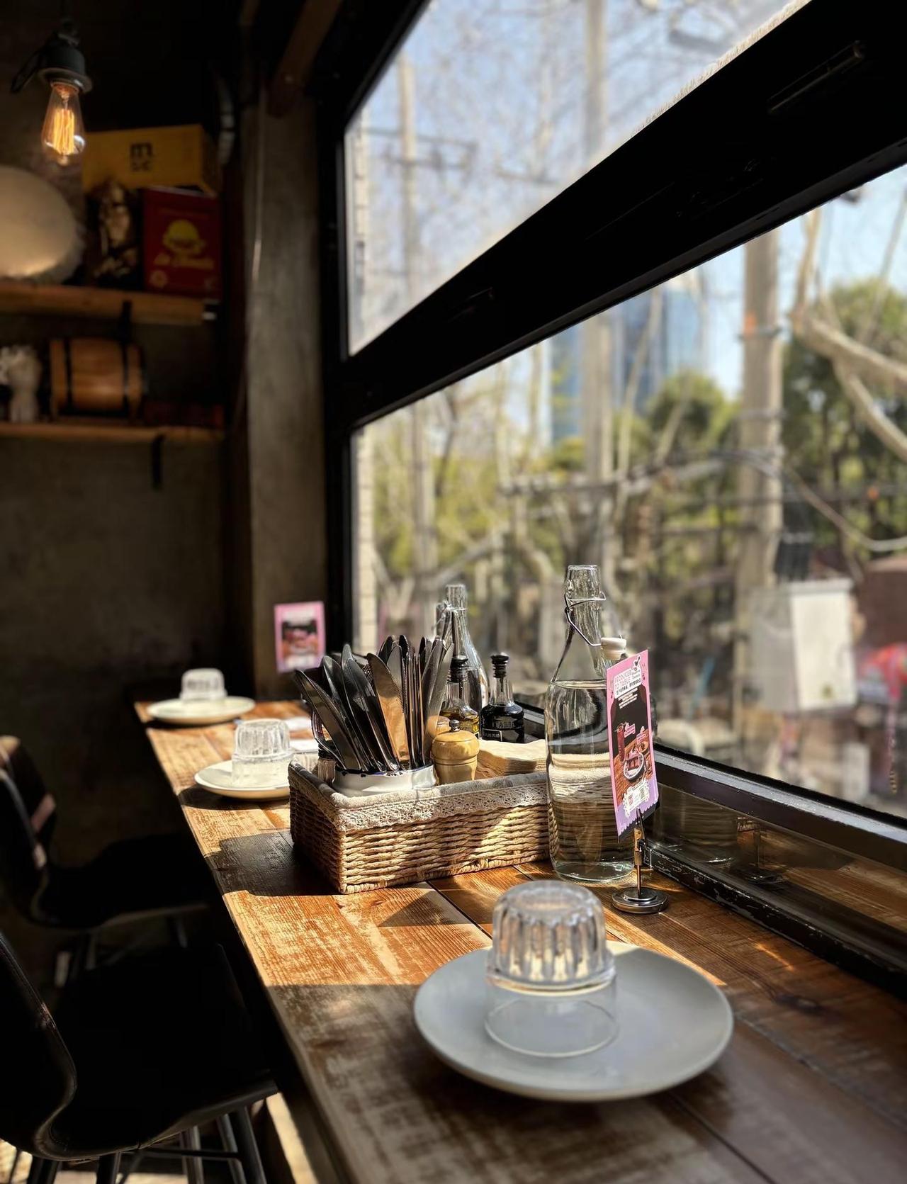 最后让你安宁的不过是一个阳光充足的角落和一颗不再四处张望的心。