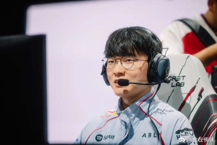 Faker：BLG在比赛中格外沉着冷静，有些出乎我们的意料Faker和Caps互
