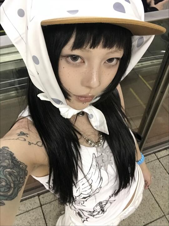 在涩谷街头拍照被偷拍…？