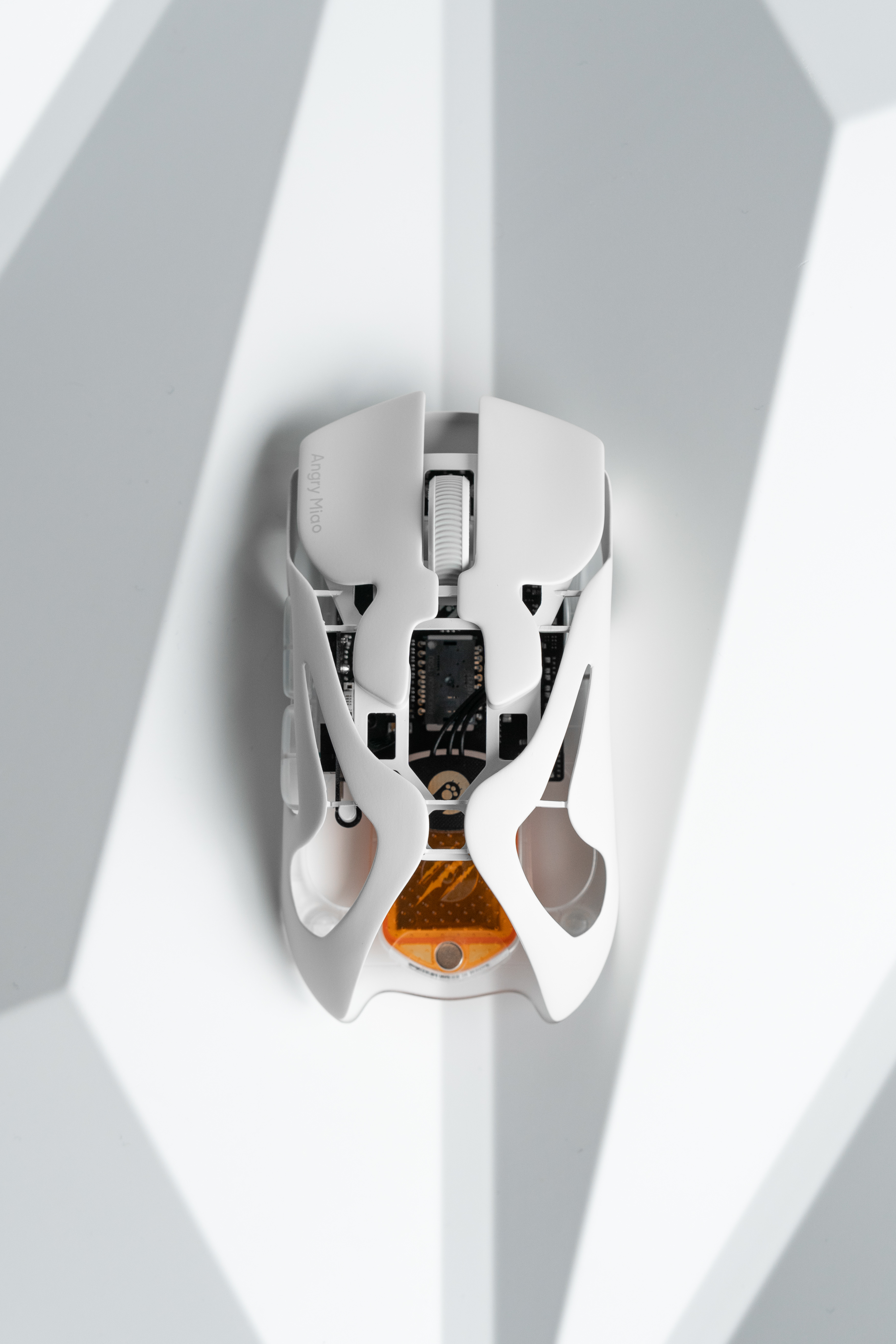 这破事打断了我们新产品的传播节奏，我受不了了。。。我要强行蹭流量了。。。我们深信