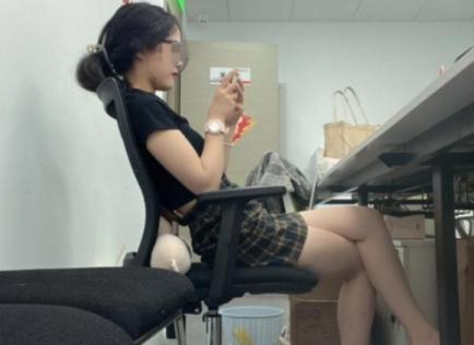 “这哪是上班，分明是白嫖！”陕西西安一名24岁女性入职上海一家企业，每月一万五薪