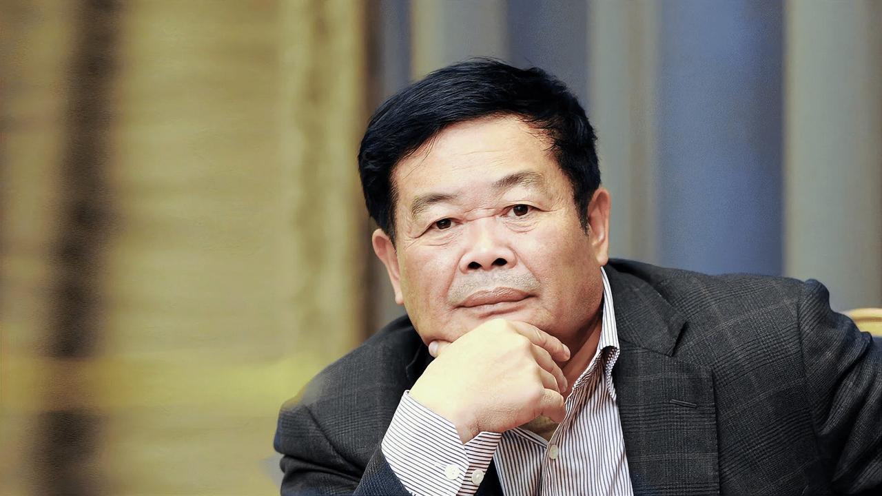 曹德旺160亿全给妻子！立下死令不分儿女，背后真相惊醒无数家庭
79岁的曹德旺正