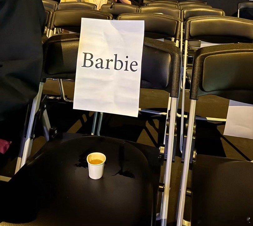 范晓萱演唱会给大S留了座位范晓萱演唱会给大S留了一个座位 范晓萱演唱会给大S留了