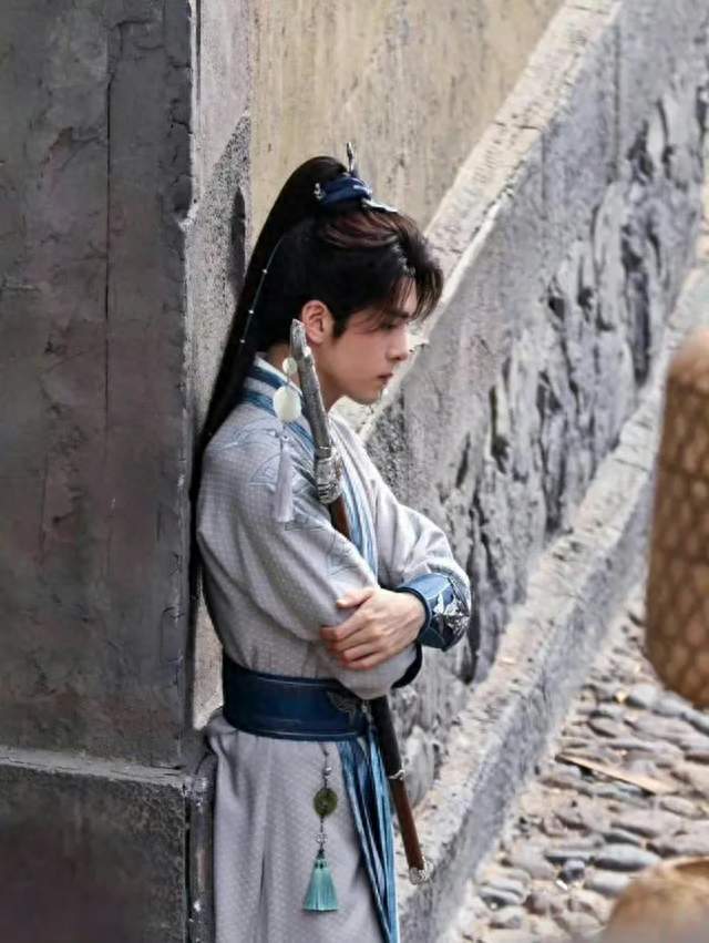 路透曝光！曾舜晞侯明昊古装造型出圈，网友纷纷期待新剧