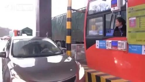 小年已至，武鸣高速收费站惊艳出圈！一路繁花迎游子归家

小年一过，春节的脚步悄然