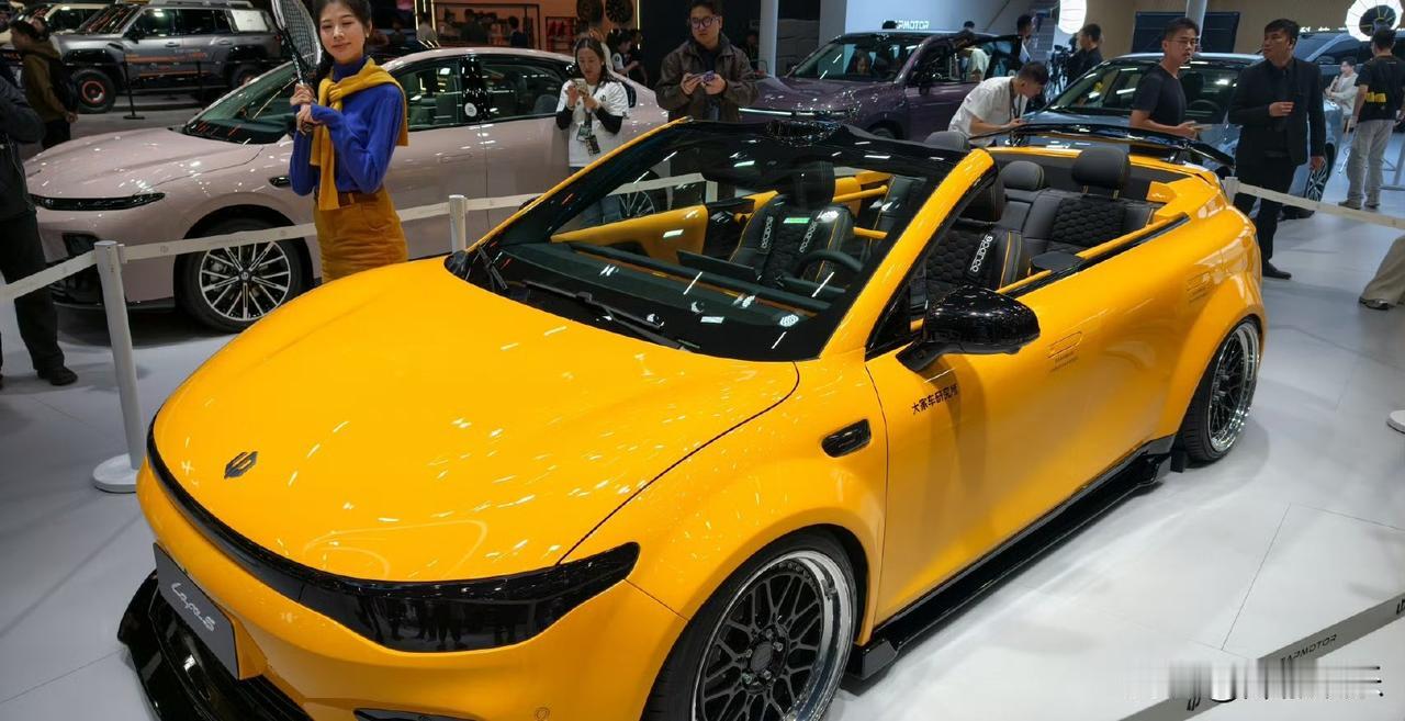 零跑lafa5的特点。
轿跑美学：1880mm宽体车身、无框车门、纯平侧窗、19