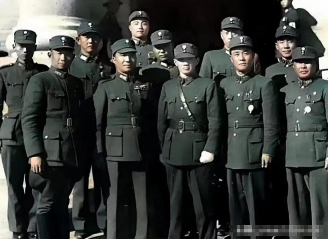 济南解放前夕，国民党中将王耀武叫来亲信张文明，说：“油库的一千多桶汽油，一定要保