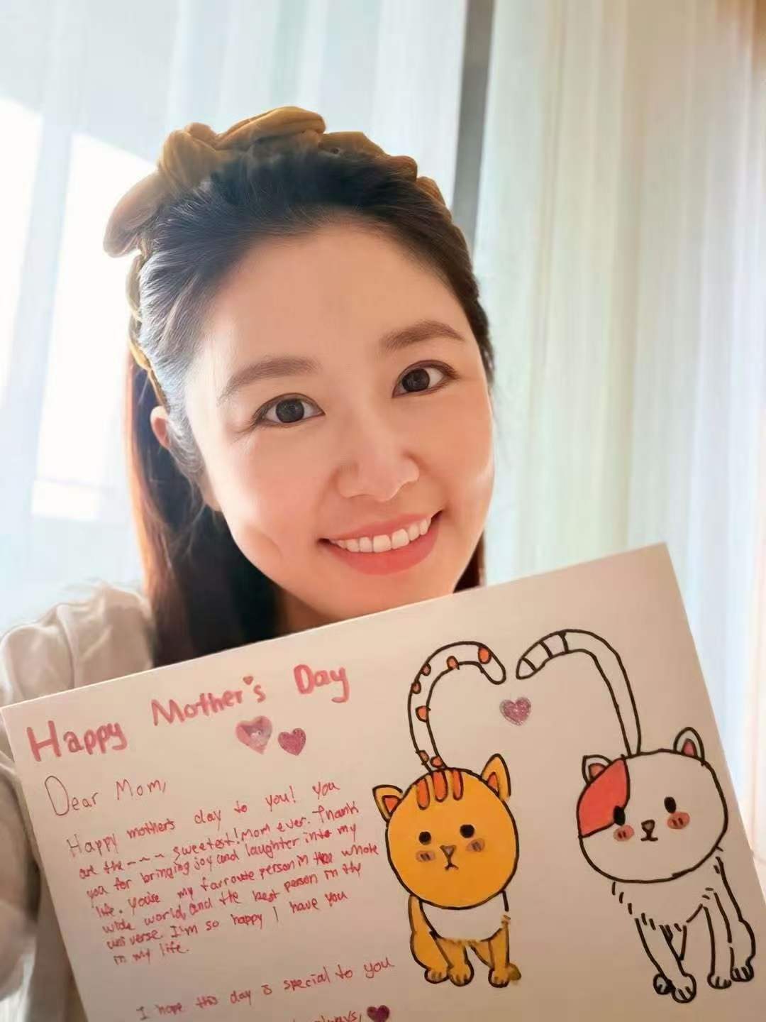 林心如晒女儿做的母亲节礼物林心如分享女儿做的母亲节礼物肉眼可见的幸福！ 
