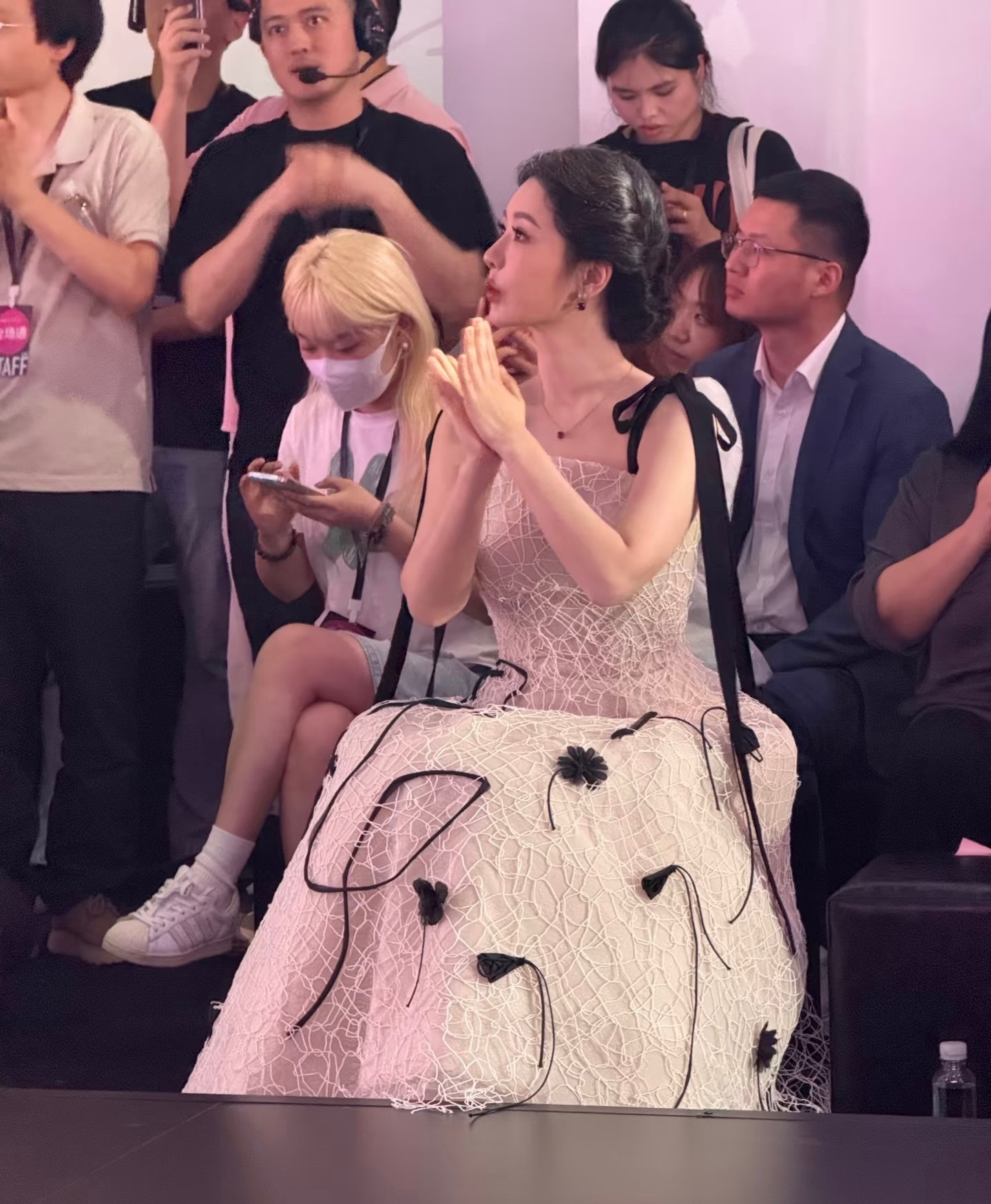 杨紫发型后面是蝴蝶结yz杨紫董竹君yz杨紫玉兰花开君再来yz杨紫吱吱公主 米米嘟