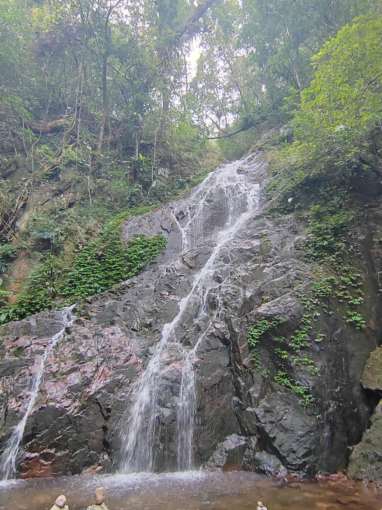 一首《我爱五指山》让这里人人皆知，慕名前来……五指山旅游 五指山景点 五指山水 
