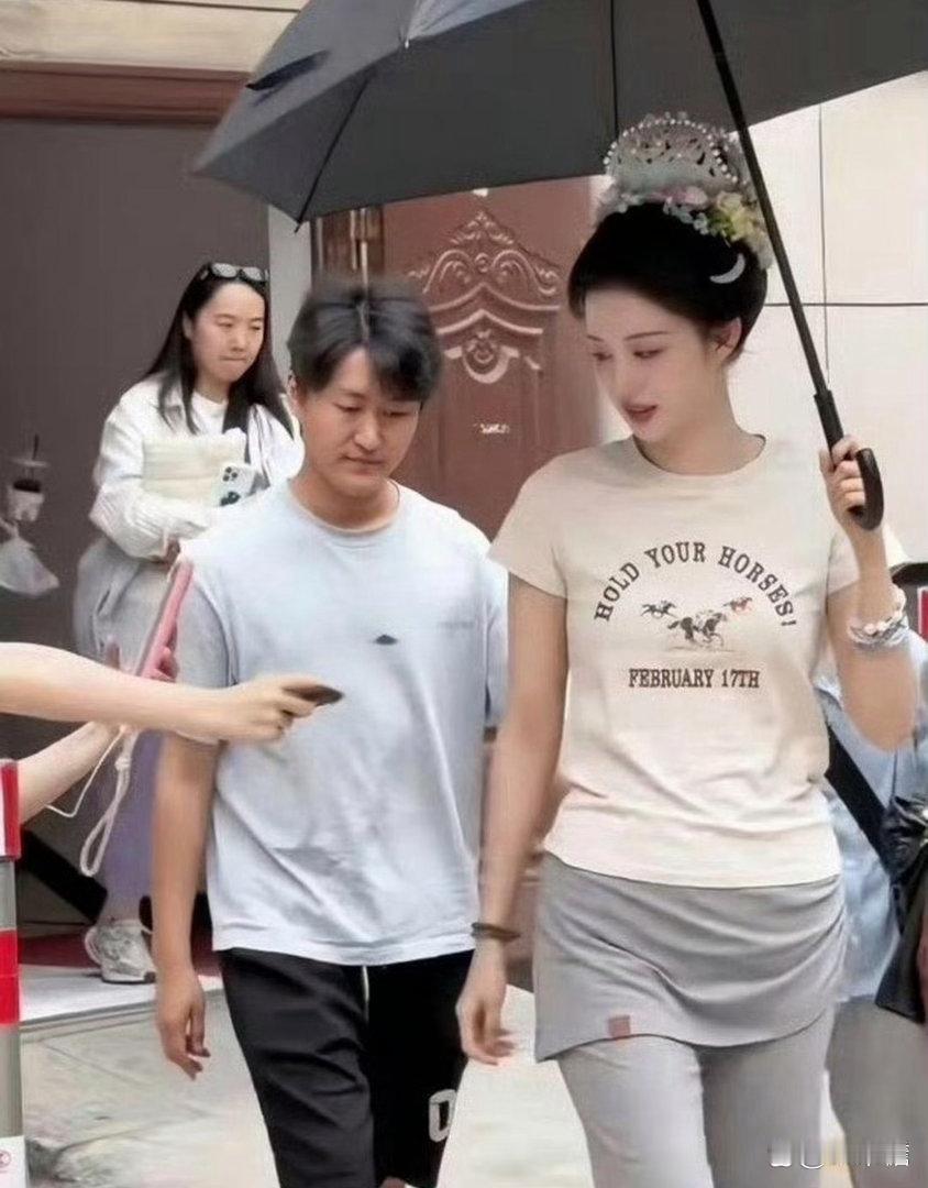 王楚然近期被网友审判身材了，她这样真的算胖吗？ 奉劝不要白幼瘦审美了！ 
