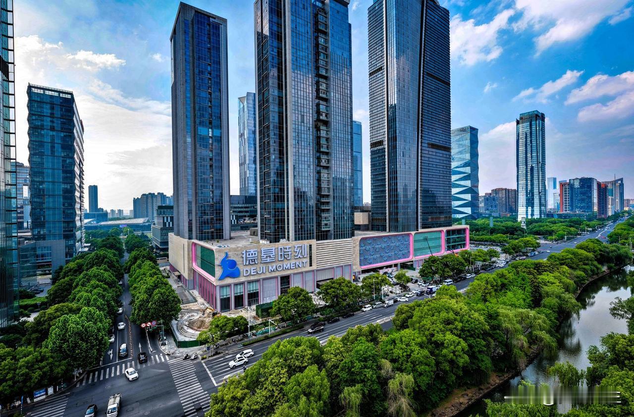 今天南京4个好消息，3个坏消息…

刚刚刷到南京楼市微信平台：

城市发展的齿轮