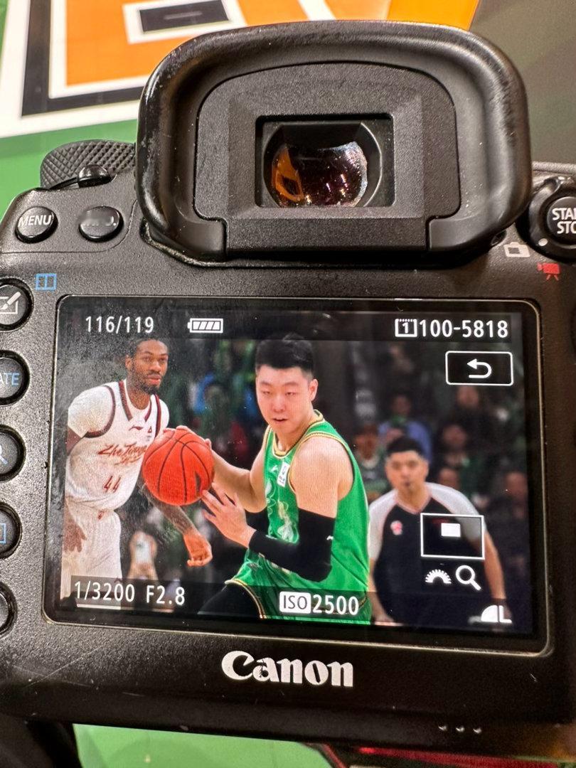 老乡眼神都变了 