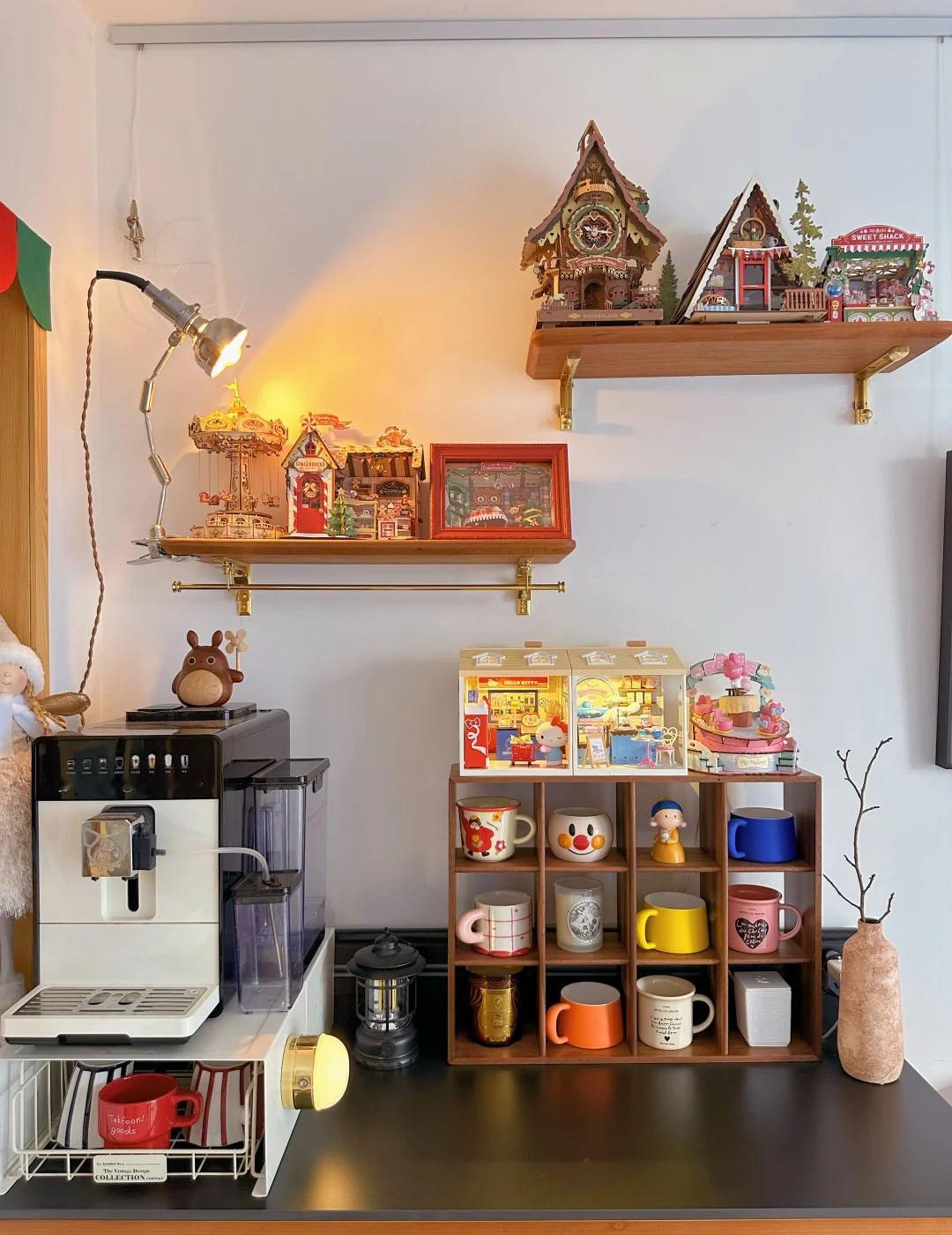 独居女孩的幸福感藏在细节里周末早晨慢慢煮一锅粥 把小玻璃瓶温在锅边 米香混着药香