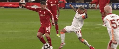 总身价 10.2 亿的豪门夜，开局一个点球罚丢的“噩梦”，结局竟是萨拉赫创造历史