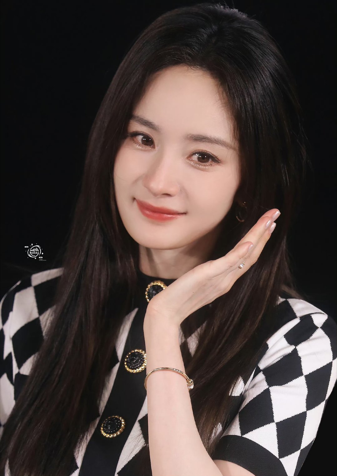 杨幂杨幂 ym杨幂哈尔滨一九四四 ym杨幂没有一顿火锅解决不了的事“怀着爱意  