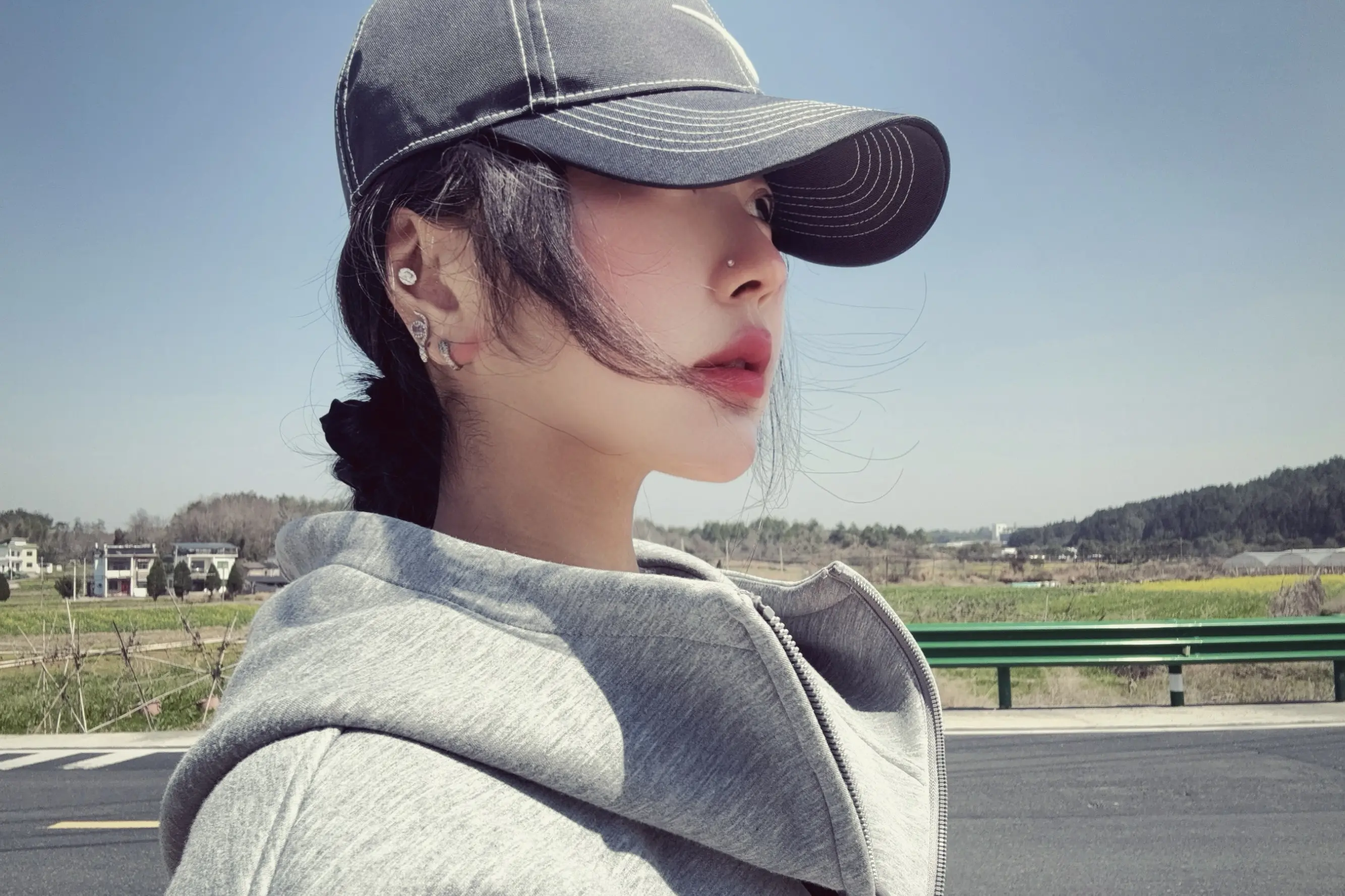 前男友幸福了 暧昧过的男生都脱单了 微信上男神不回信息 常看的网站被封...