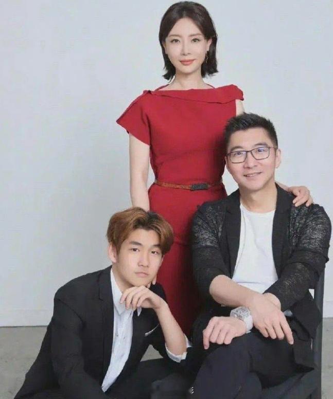 陈数，为了继子不生孩子坦言：生是为了爱，不生也是为了爱 