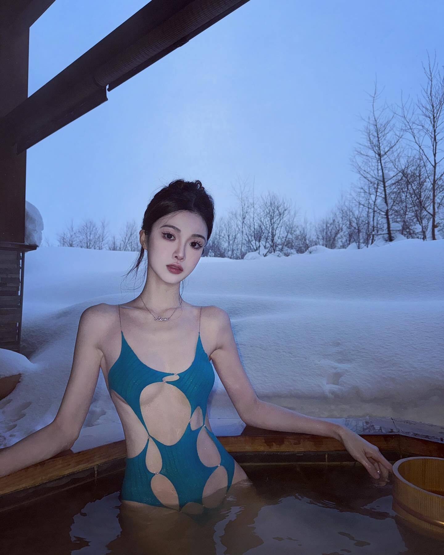 很想知道美女是怎么长的 ​​​