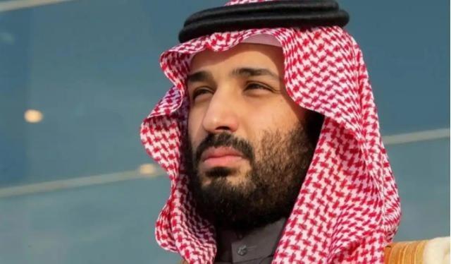 沙特正在权衡，要不要下场参战？知情人士透露，沙特王储小萨勒曼觉得现在是 “历史性