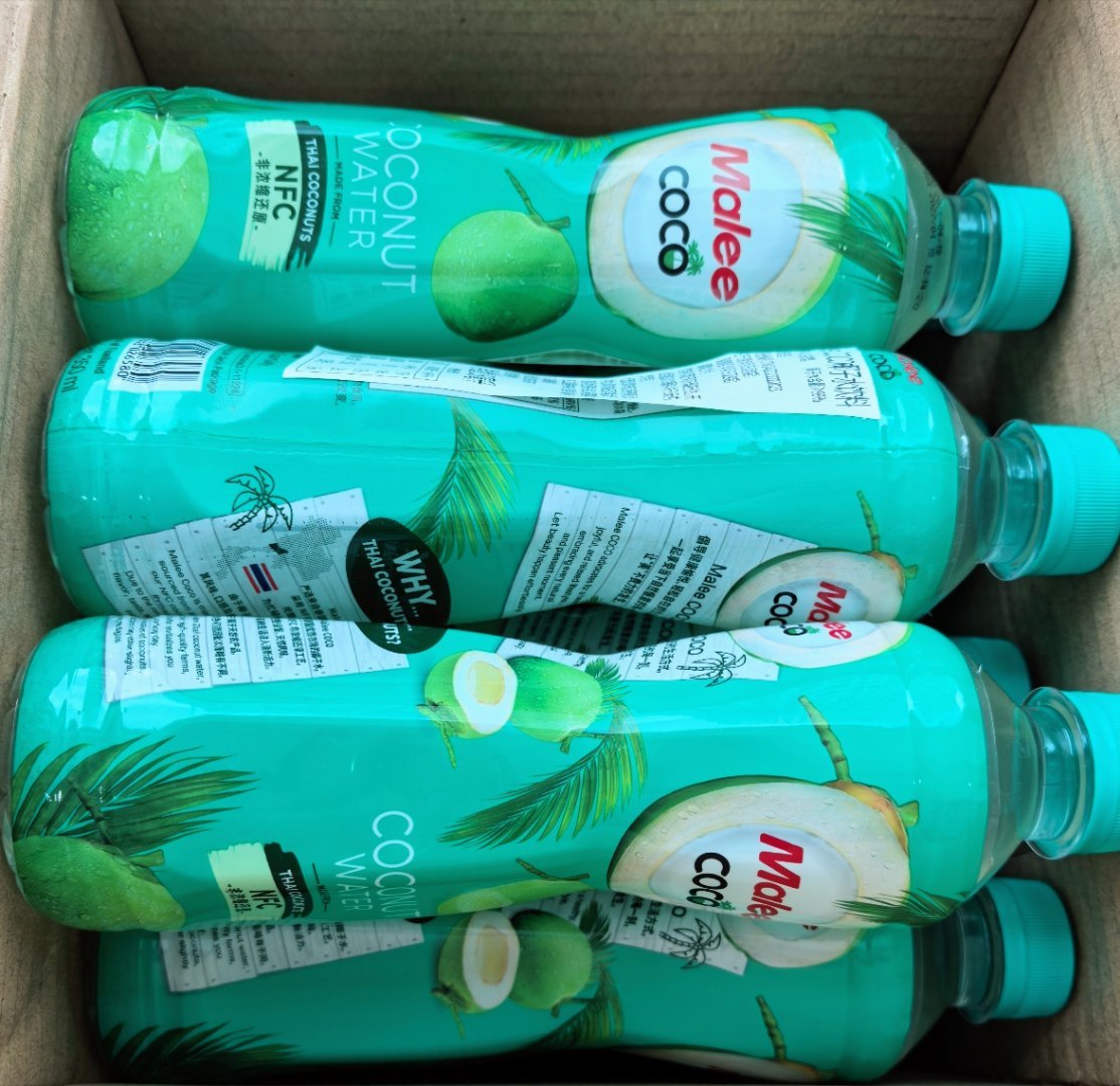 椰子水＋冰块  夏日yyds啊特别我这种老熬夜的，急需要椰子水补电解质+快速补水
