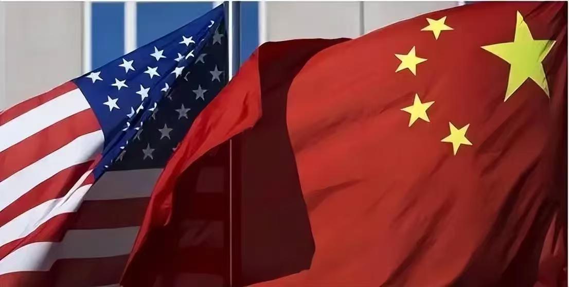 美国现在这么急着针对中国，说白了就两个原因。

贸易战、科技禁令这些手段的本意是