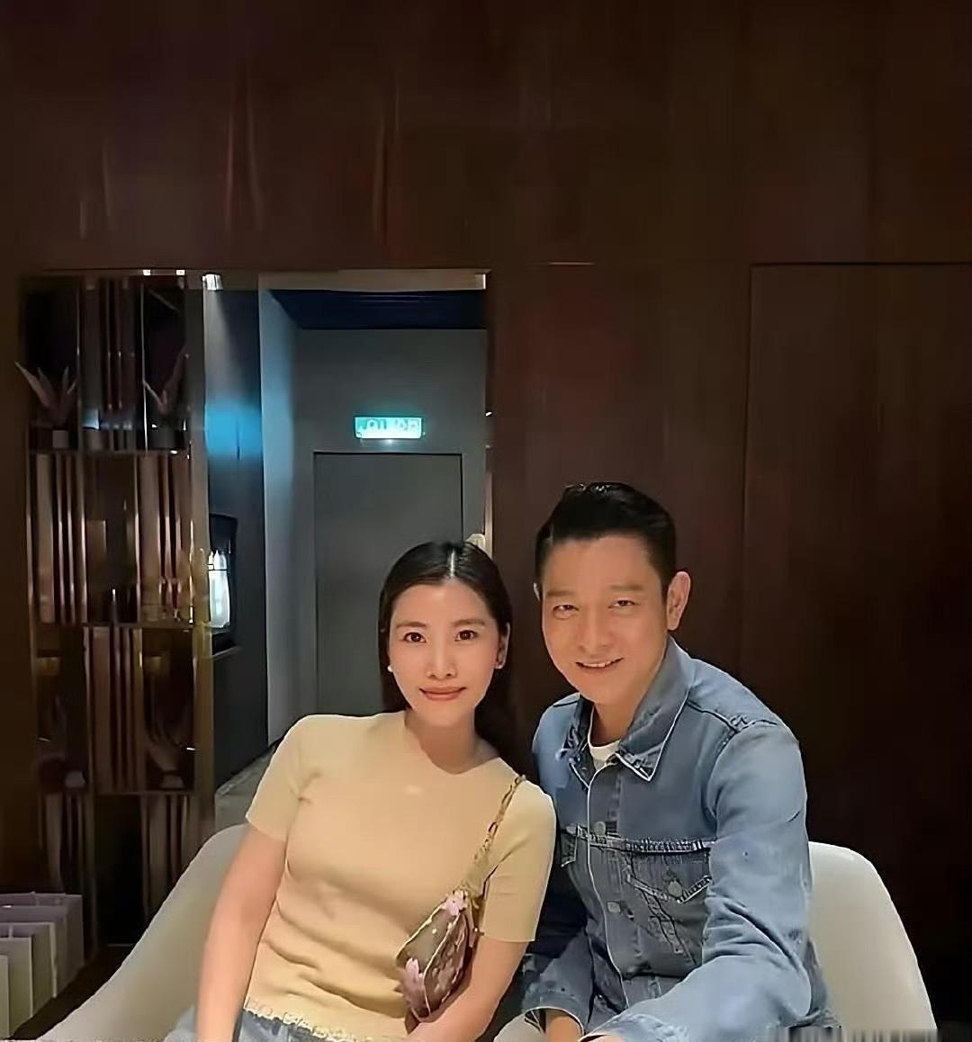 陈志远又闷声干了票大的。
7-Eleven不光开新店，还把店给“绿”了。
刘德华