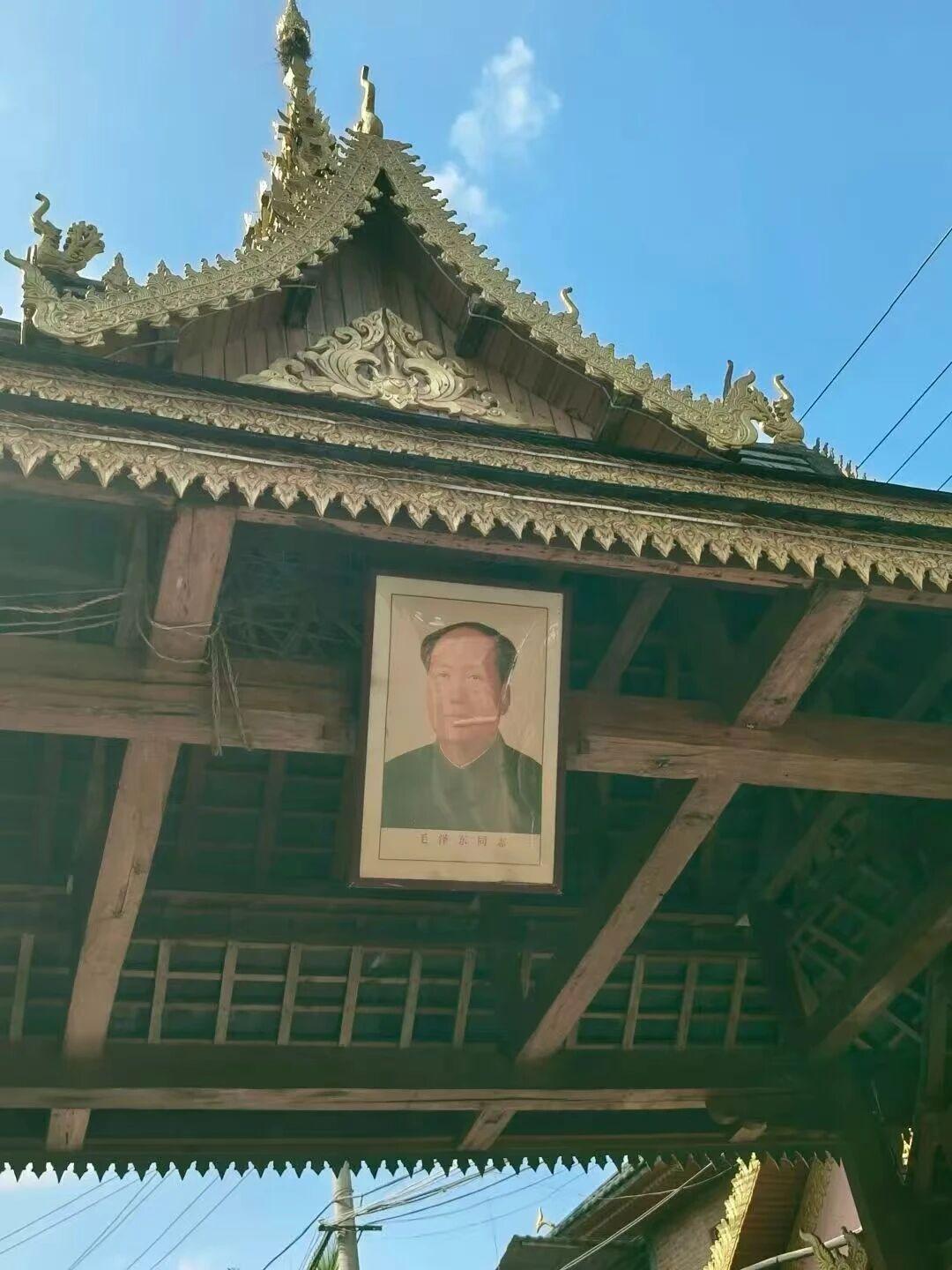 春节了，每逢佳节倍思亲，思亲先思最亲的人，伟人毛主席就是我们最亲的人。人心向着毛