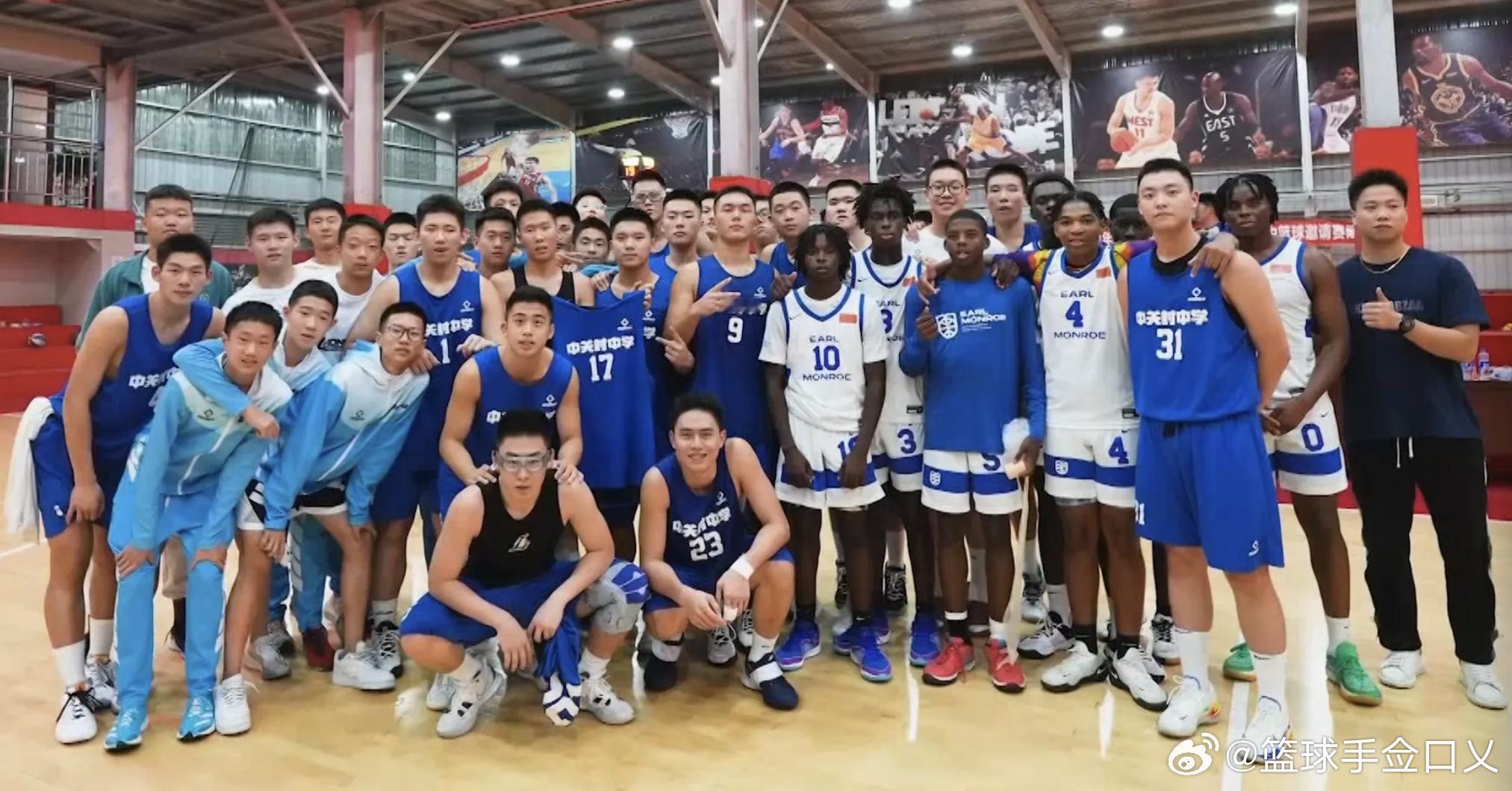 1984年4月—5月，一支主要由NBA退役球星组成的球队开始了“亚洲挑战之旅”。