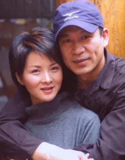 当年，27岁的谢兰嫁给大自己11岁的师小红，两人约好丁克，11年后，谢兰对师小红