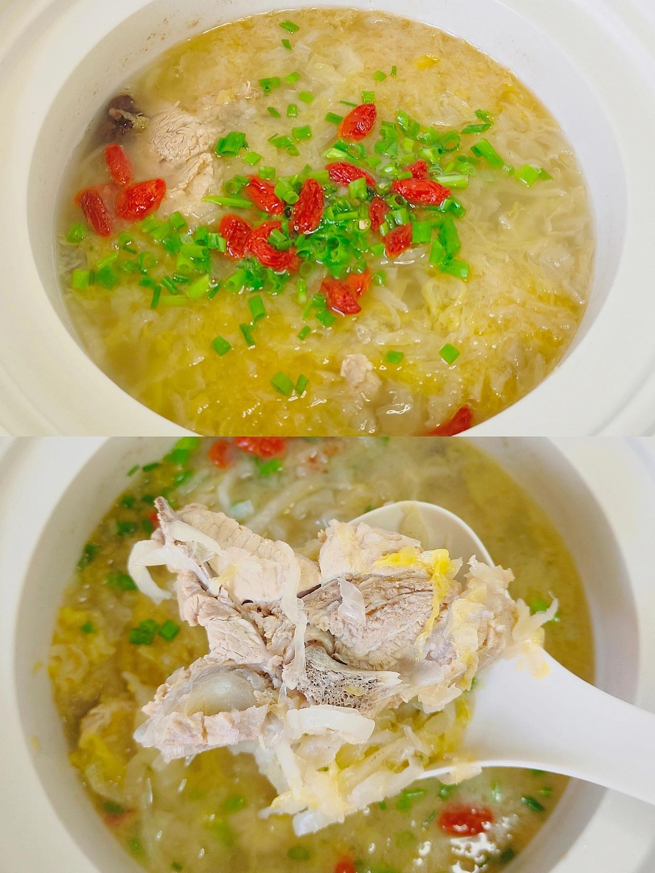 我是有点儿炖酸菜的本事在身上的!
天气热的实在没啥胃口；就想吃这排骨炖酸菜!
今