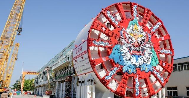 印度媒体这两天跟过年一样，疯狂刷屏“中方终于低头让步“！两台盾构机从广州港发出，