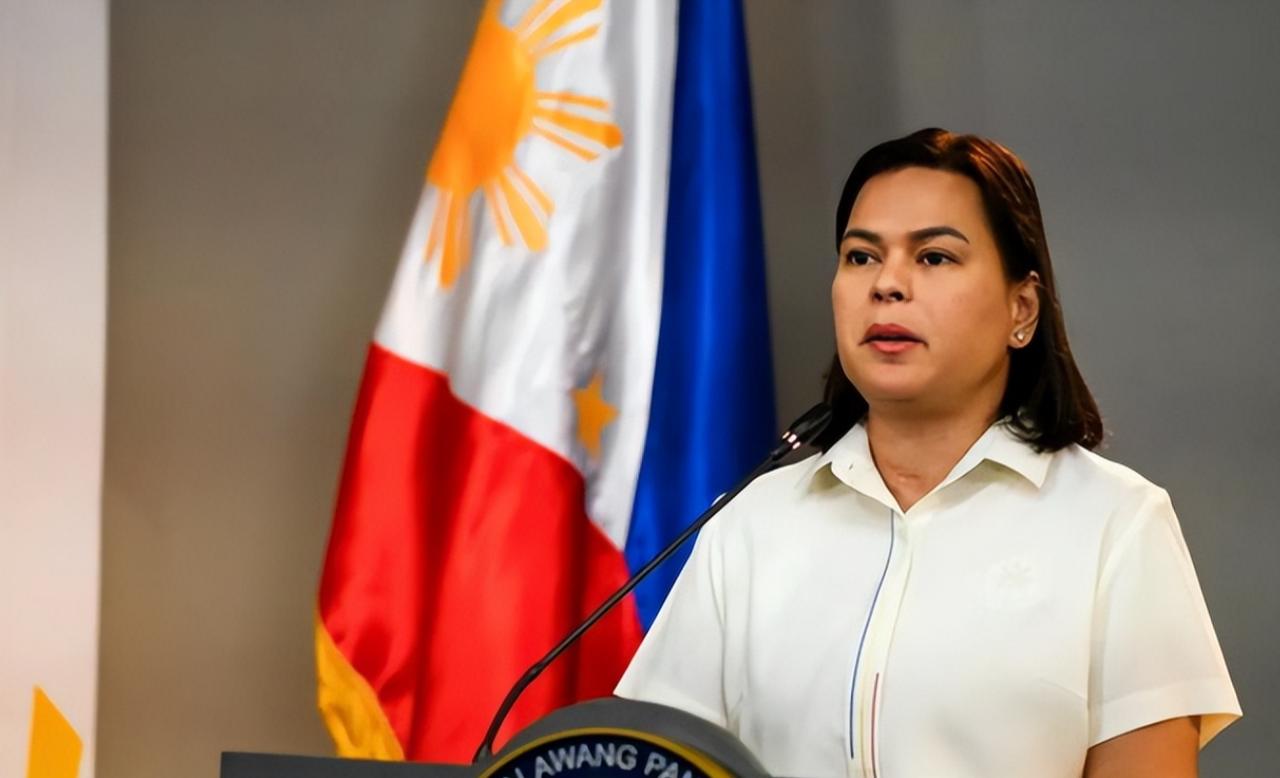 菲律宾政坛炸锅：副总统不到一天花光巨款，举报人称 “分给三人”。

菲律宾副总统