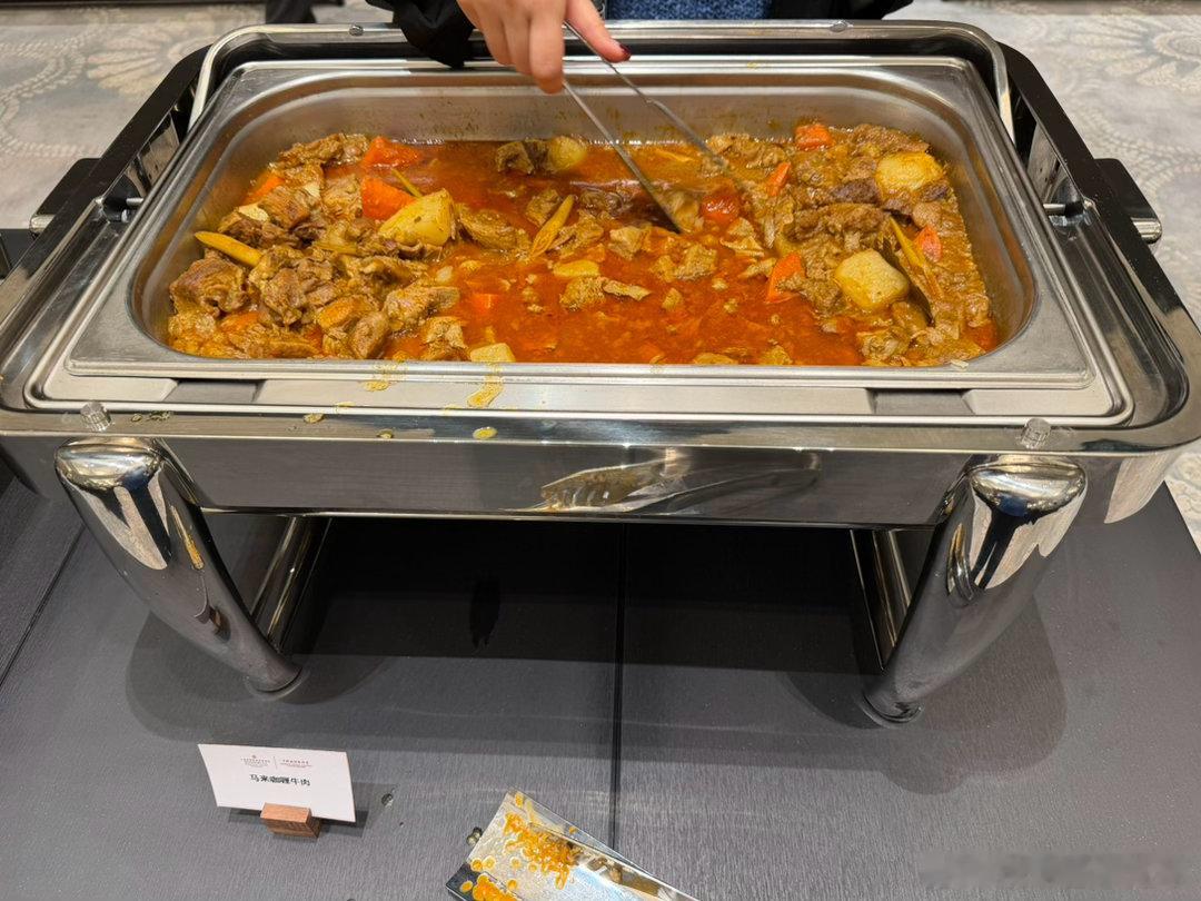 恰饭恰饭今天恰智己LS8跨时代科技旗舰SUV 上市发布会的饭这酒店在上海虹桥机场