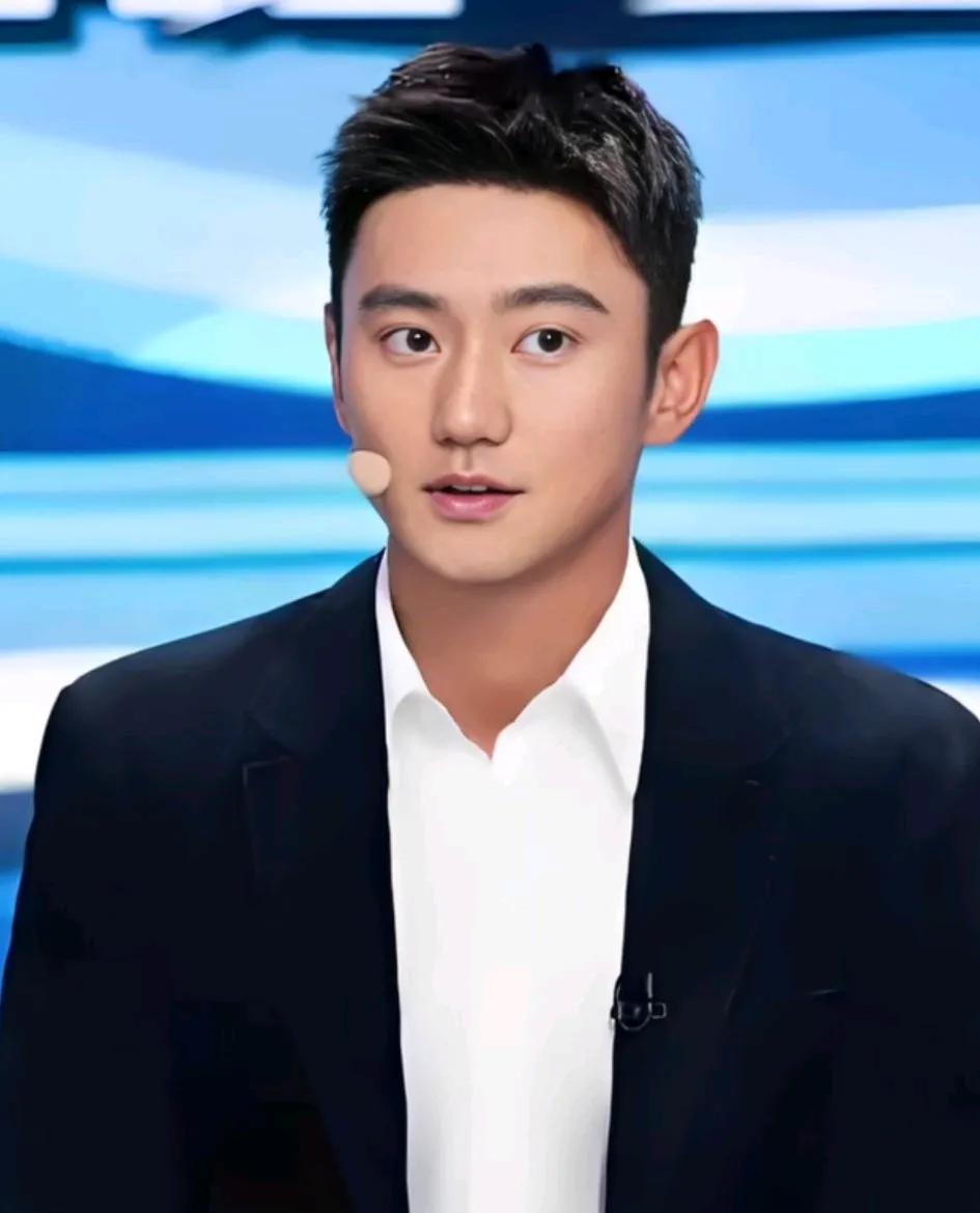 至今为止中国体育圈中找不到第二比宁泽涛更帅的男人，这样说一点也不夸张，要不你找一