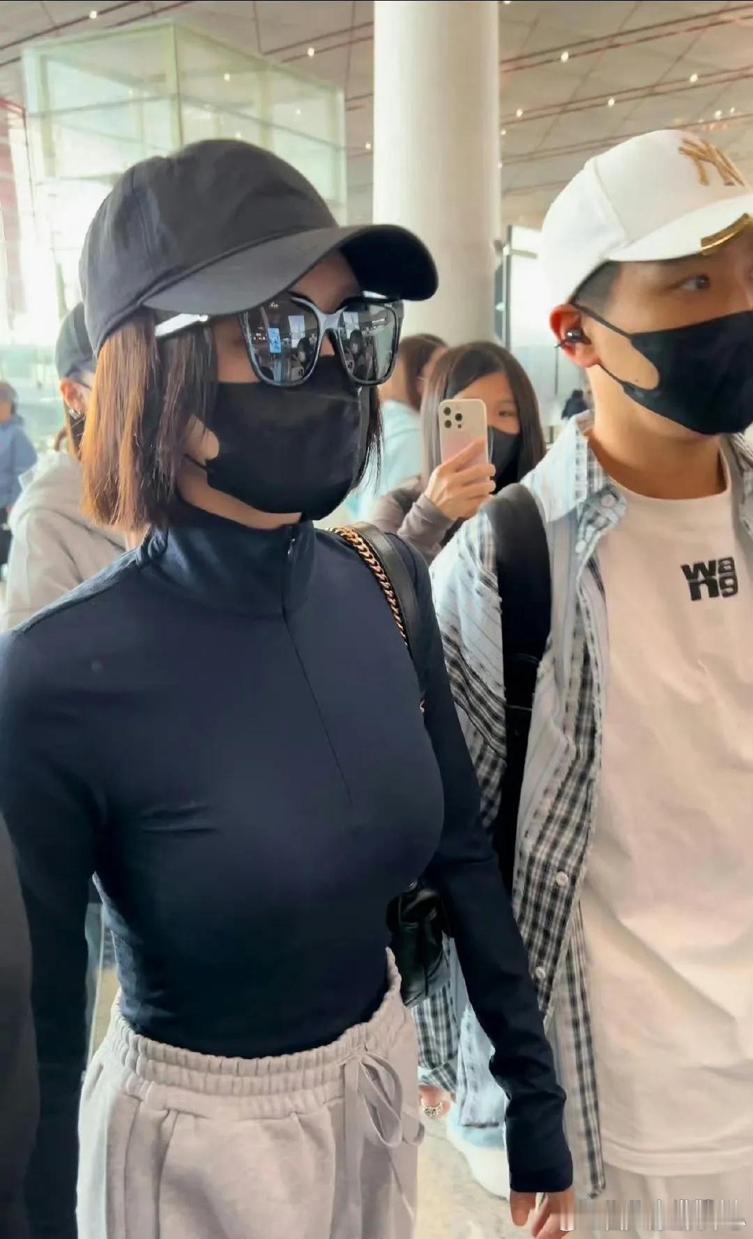 秦岚好身材藏不住啊 