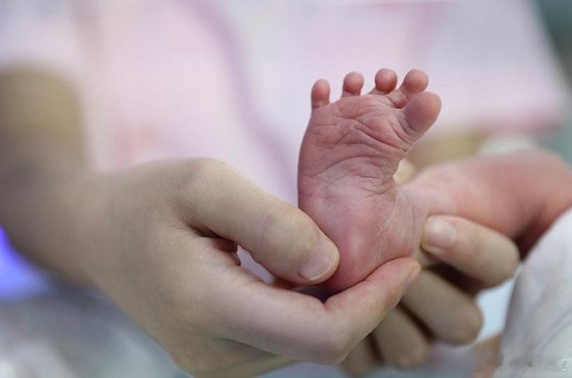 今天下午，和一个宝妈聊了好一会儿，她透露了三个消息，让我感到很震撼。第一， 2岁