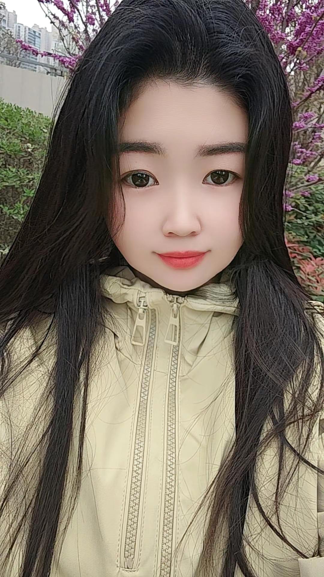“折磨你的，不是别人的绝情，而是你的心存幻想和期待…”