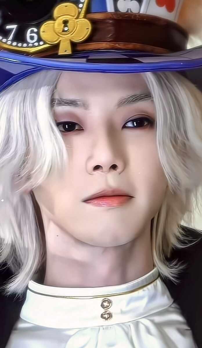 如此伟大一张脸
小兔子你是怎么做到又帅又萌的
我哥就这样用一张伟大的建模脸统治世