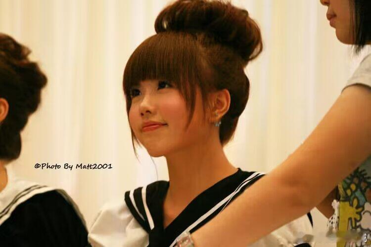 BY2妹妹Yumi早期｜这小妞真的萌到爆妹妹的笑容也太治愈了叭！如果说姐姐是清冷